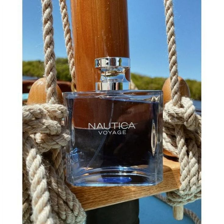SET NAUTICA VOYAGE EAU DE TOILETTE